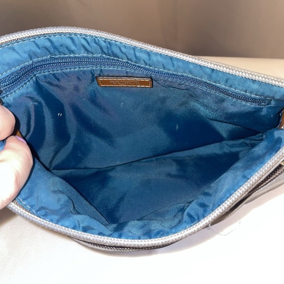 Tumi Susan Multifunction Pouch Wristlet Clutch Travel Cosmetics Gray Nylon - Picture 4 of 12